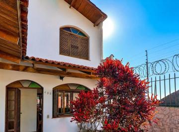 Casa · 248m² · 4 Quartos · 4 Vagas · Casa à venda - em Santo Antônio