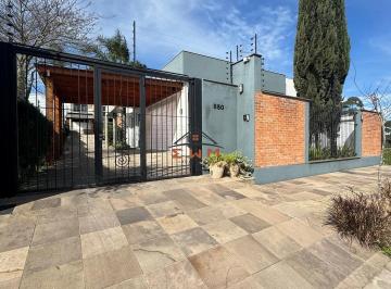 Casa · 400m² · 3 Quartos · 4 Vagas · Casa com Piscina e 3 Dormitórios em Farroupilha Monte Pasqual