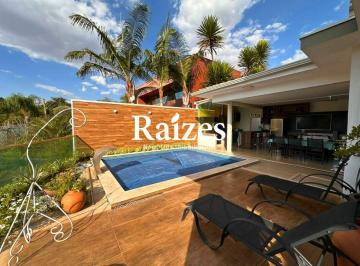 Casa · 450m² · 5 Quartos · 4 Vagas · Casa em Condomínio com 4 suítes para Locação na Zona Sul de Uberlândia