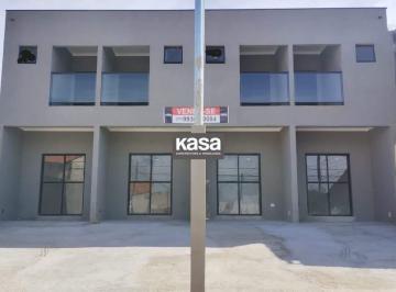 Casa · 77m² · 2 Quartos · 2 Vagas · Sobrado à venda 2 dormitórios no Bairro da Águas Claras em Bragança Paulista