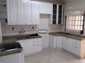Casa · 235m² · 4 Quartos · 2 Vagas · Casa à venda com 4 Dormitórios na Vila Municipal em Bragança Paulista