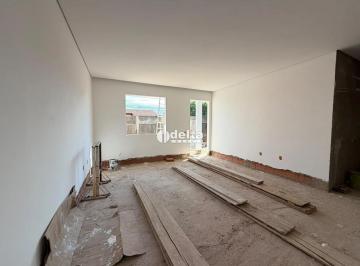 Casa · 240m² · 3 Quartos · 3 Vagas · Casa residencial com 3 quartos sendo 1 suíte disponível para venda no bairro Jardim das Palmeiras em