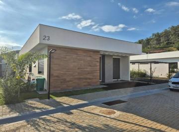 Casa · 169m² · 3 Quartos · 3 Vagas · Casa com 3 dormitórios para alugar, 168 m² por R$ 10.140,00/mês - Itapema - Guararema/SP