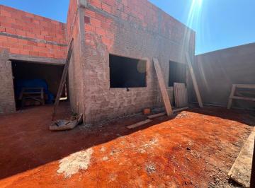 Casa · 75m² · 3 Quartos · 2 Vagas · Casa à venda no bairro Santa Rosa - Uberlândia - MG