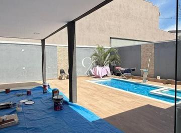 Casa · 340m² · 3 Quartos · 2 Vagas · Laguna Residencial Clube - Casa Térrea à Venda no Condomínio Laguna Residencial Clube
