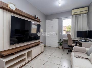 Casa · 67m² · 2 Quartos · 2 Vagas · Casa com 2 quartos, sala, cozinha, pátio nos fundos e vaga para 2 carros. Uma ótima opção para quem 