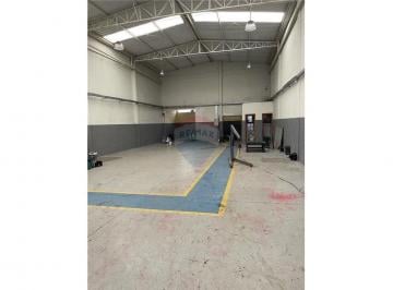 Comercial · 400m² · 2 Vagas · Galpão / Depósito / Armazém para alugar em Jardim Imperial de 400.00m² com 2 Garagens
