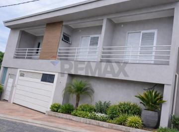 Casa · 230m² · 2 Quartos · 3 Vagas · Sobrado para venda em Centro de 230.00m² com 2 Quartos, 2 Suites e 3 Garagens