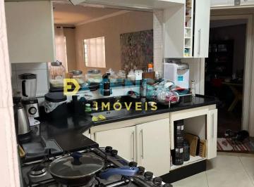 Casa de 4 quartos, Araçatuba · Casa para venda em Vila Mendonça de 209.00m² com 4 Quartos, 2 Suites e 2 Garagens