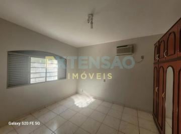 Casa de 3 quartos, Araçatuba · Casa para alugar em Vila São Paulo de 200.00m² com 3 Quartos, 1 Suite e 2 Garagens