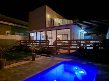 Casa · 146m² · 2 Quartos · 2 Vagas · Casa de Condomínio para venda em Residencial Lagos D'icaraí de 146.00m² com 2 Quartos e 2 Garagens