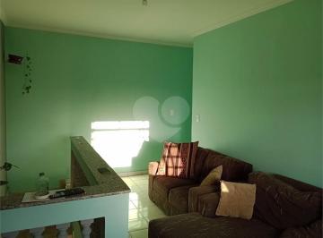 Casa · 202m² · 3 Quartos · 2 Vagas · Sobrado para venda em Bairro Inválido de 202.00m² com 3 Quartos e 2 Garagens