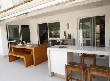 Casa · 236m² · 3 Quartos · 3 Vagas · Casa de Condomínio para alugar em Tamboré de 236.00m² com 3 Quartos, 3 Suites e 3 Garagens