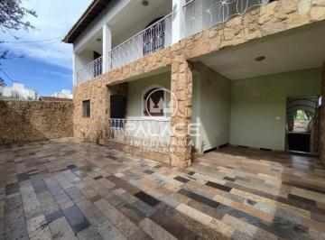 Casa · 377m² · 6 Quartos · 4 Vagas · Casa para alugar em Parque Santa Cecília de 377.00m² com 6 Quartos, 1 Suite e 4 Garagens