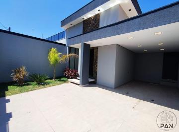 Casa · 190m² · 4 Quartos · 2 Vagas · Casa para venda em Centro de 190.00m² com 4 Quartos, 3 Suites e 2 Garagens