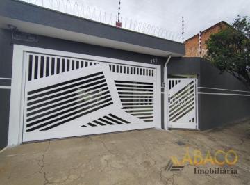 Casa · 204m² · 3 Quartos · 3 Vagas · Casa para alugar em Jardim Bandeirantes de 203.50m² com 3 Quartos e 3 Garagens