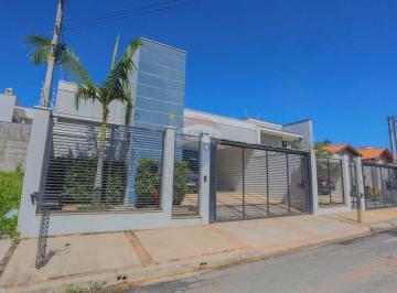 Casa · 171m² · 3 Quartos · 2 Vagas · Casa para venda em Centro de 171.19m² com 3 Quartos, 1 Suite e 2 Garagens
