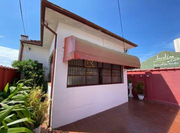 Casa · 190m² · 3 Quartos · 1 Vaga · Casa para venda em Centro de 190.00m² com 3 Quartos e 1 Garagem