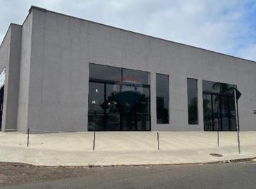 Comercial · 486m² · 8 Vagas · Sala Comercial para alugar em Bosque Dos Cedros de 486.00m² com 8 Garagens