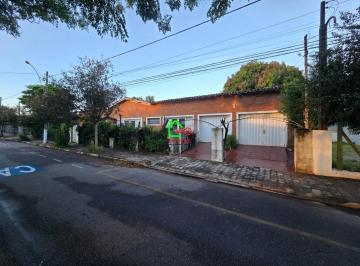 Casa · 1200m² · 3 Quartos · 3 Vagas · Casa para venda e aluguel em Centro de 1200.00m² com 3 Quartos e 3 Garagens