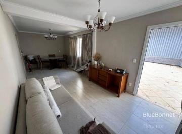 Casa · 247m² · 4 Quartos · 6 Vagas · Casa para venda em Jardim Samambaia de 247.00m² com 4 Quartos, 1 Suite e 6 Garagens
