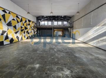 Comercial · 378m² · 2 Vagas · Galpão / Depósito / Armazém para venda e aluguel em Utinga de 378.00m² com 2 Garagens