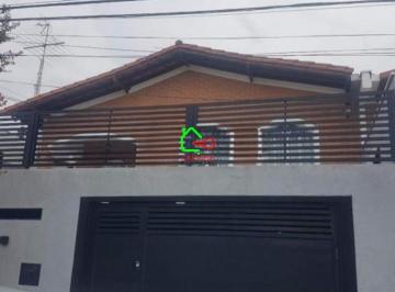 Casa · 221m² · 3 Quartos · 3 Vagas · Casa para venda em Centro de 221.00m² com 3 Quartos, 1 Suite e 3 Garagens