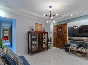 11aab5fa-cd8f-4c56-88bb-c5dbc7ede2c4 · Versátil casa para venda em Jardim Oriental com 2 quartos, sendo 1 suíte, 124m²