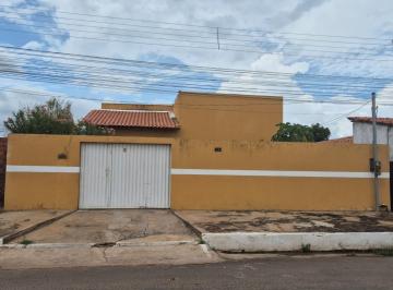 img0 · Casa bem localizada e espaçosa com 3 quartos