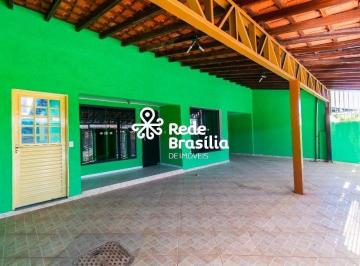 Casa · 200m² · 3 Quartos · QE 26 | Casa Espaçosa com 3 Quartos e Suíte - Aceita financiamento e FGTS | Guará