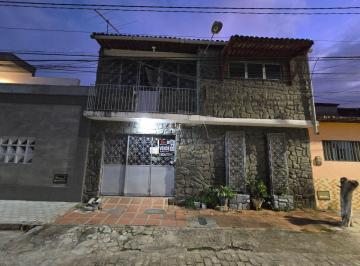 Casa de 5 quartos, Natal · Excelente Duplex no Coração do Alecrim – 5 Quartos, Lado da Sombra e Garagem