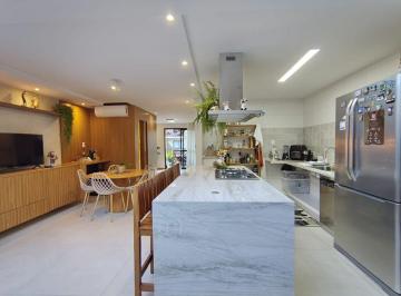 Casa de 3 quartos, Salvador · Casa a venda Patamares triplex Cond fechado 3/4 suíte máster closet varanda 4vgs 166m2 piscina