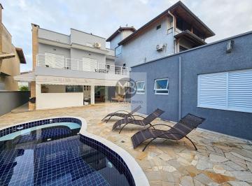 Casa · 213m² · 3 Quartos · 3 Vagas · Casa alto padrão de 4 suites e piscina em condomínio fechado