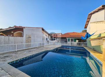 Casa · 181m² · 5 Quartos · 6 Vagas · Casa de 2 lotes com 5 dormitórios e piscina