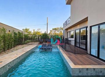 Casa · 327m² · 4 Quartos · 4 Vagas · Casa de Condomínio para venda em Buona Vita Horto de 327.00m² com 4 Quartos, 3 Suites e 4 Garagens