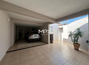 Casa · 198m² · 3 Quartos · 3 Vagas · Casa à venda no bairro Vila Rezende em Piracicaba.