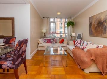 Apartamento · 105m² · 2 Quartos · 1 Vaga · Apartamento Espaçoso: Charme Retro em Pinheiros