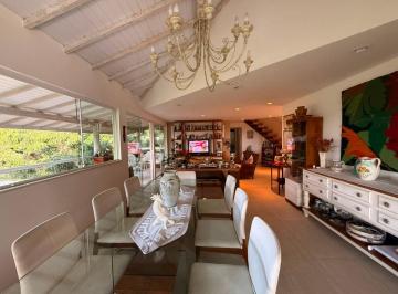 Casa de 3 quartos, Petrópolis · Casa à venda em Pedro do Rio dentro de condomínio