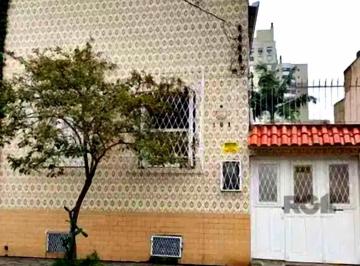 Casa · 285m² · 2 Quartos · 2 Vagas · Casa com amplo terreno à venda na Cidade Baixa – excelente oportunidade para mor