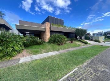 Casa · 499m² · 6 Quartos · 2 Vagas · Casa em Condomínio em Capão Ilhas Resort