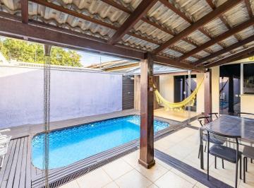 Casa · 134m² · 3 Quartos · 2 Vagas · Casa à venda no Jardim Atlântico com piscina e churrasqueira