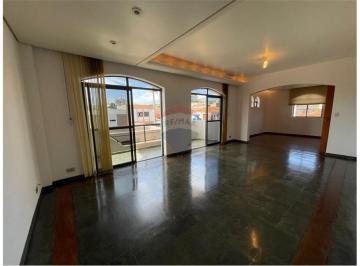 Apartamento · 227m² · 4 Quartos · 3 Vagas · Apartamento para alugar em Centro de 227.00m² com 4 Quartos, 1 Suite e 3 Garagens