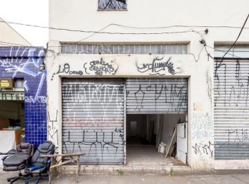 Comercial · 200m² · Prédio comercial na Avenida Guapira, 722 • 200 m²