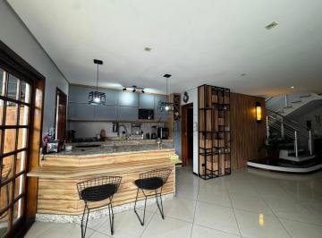 Casa · 250m² · 3 Quartos · 2 Vagas · Casa Sobrado - Jacareí - Chácaras Santa Maria - 3 Dormitórios - 250m².