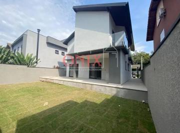 Casa · 250m² · 3 Quartos · Casa para alugar em Botujuru de 250.00m² com 3 Quartos e 1 Suite