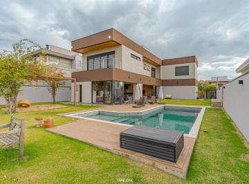 469e45bc-d0e4-4e34-aa60-e572159ee551 · Casa no condomínio Condomínio Campo De Toscana para venda com 4 quartos, sendo 4 suítes, 396m²