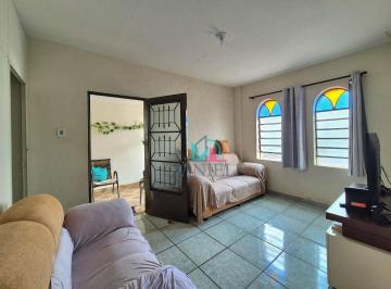Casa · 119m² · 3 Quartos · 1 Vaga · Casa para venda em Centro de 119.00m² com 3 Quartos e 1 Garagem