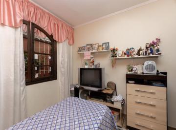 eaab71b3-2a13-49e2-8117-f209eecec4b9 · Versátil casa para venda em Furnas com 3 quartos, sendo 1 suíte, 100m²