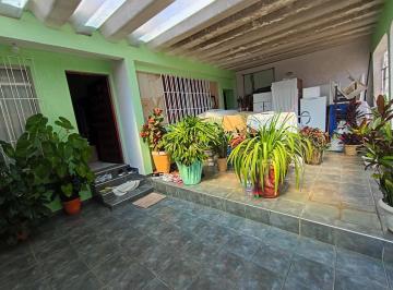 Casa · 154m² · 3 Quartos · 3 Vagas · Casa para venda em Centro de 154.00m² com 3 Quartos e 3 Garagens