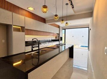 Casa · 250m² · 3 Quartos · Casa à venda - em Taubaté